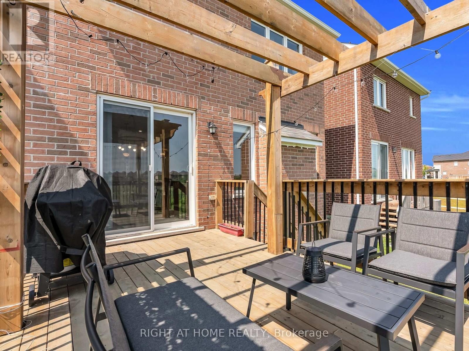 1139 Farmstead Drive, Milton, Ontario  L9E 1K8 - Photo 40 - W12370493