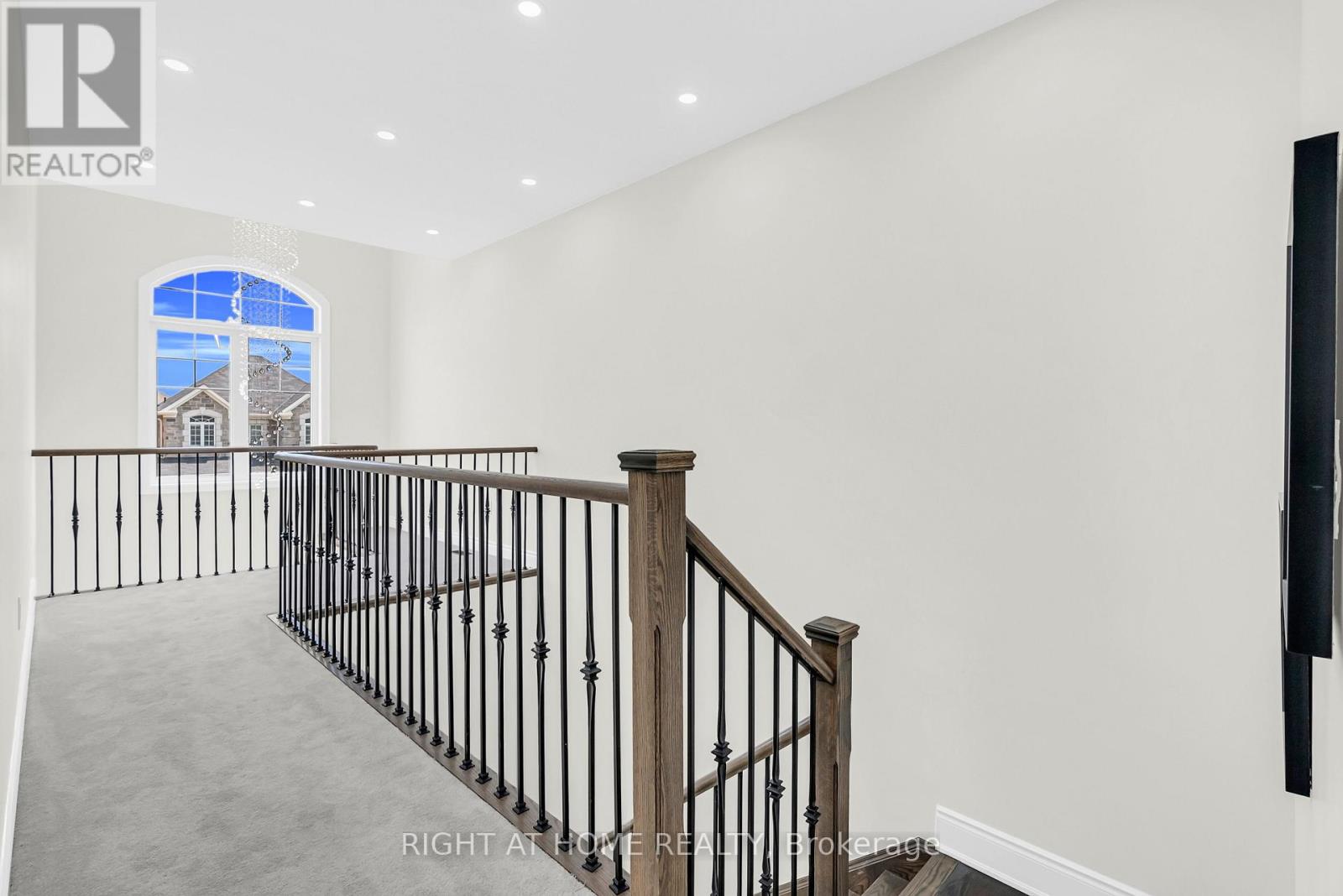 62 Dotchson Avenue, Caledon, Ontario  L7C 4G7 - Photo 17 - W12370567