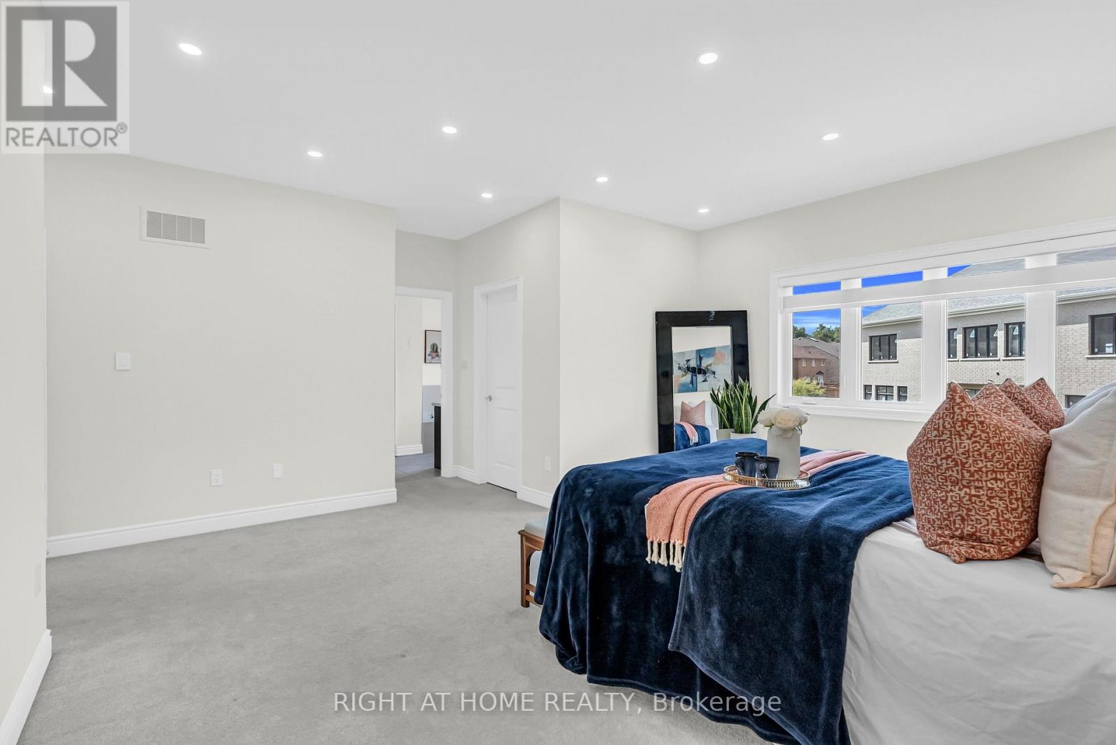 62 Dotchson Avenue, Caledon, Ontario  L7C 4G7 - Photo 22 - W12370567