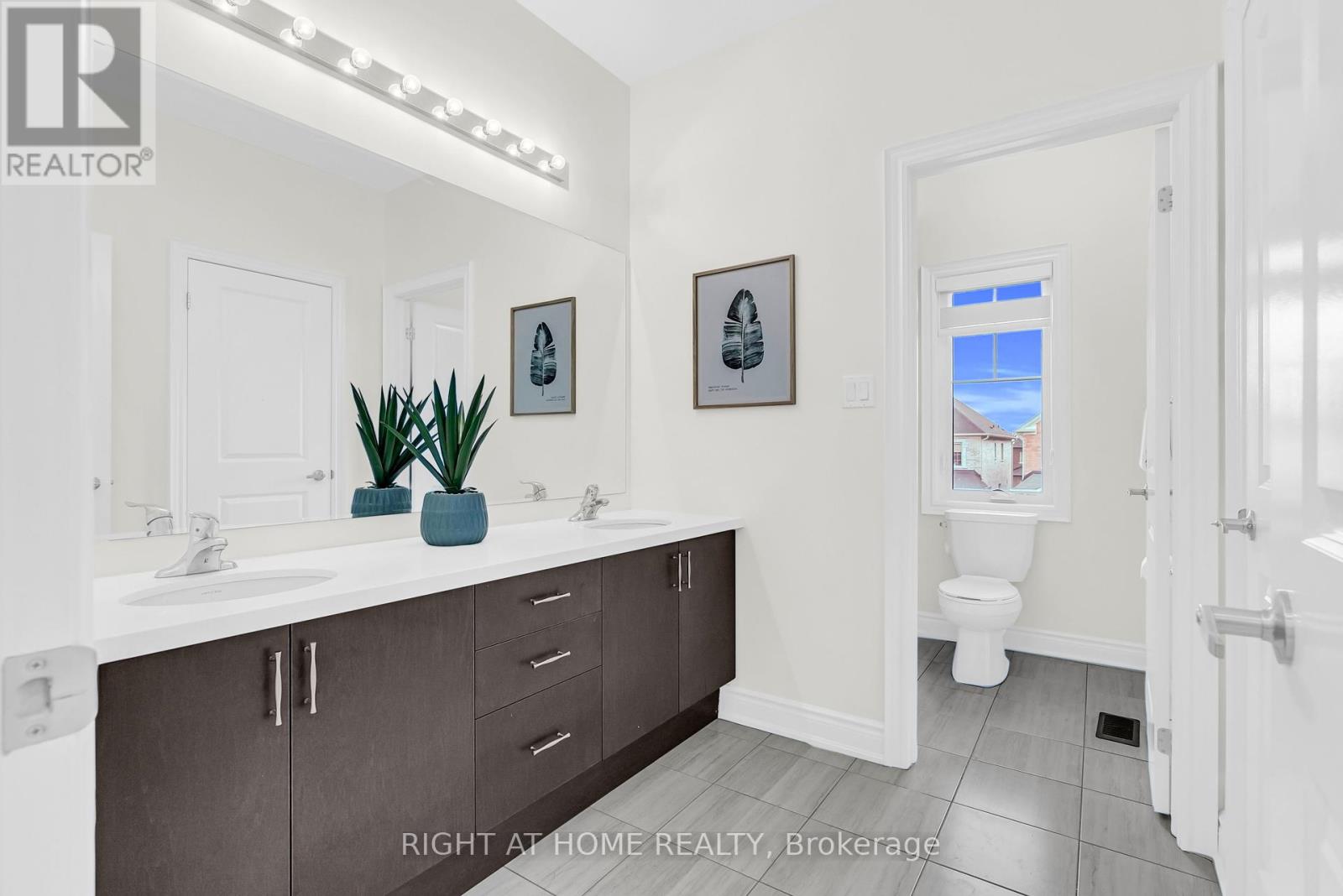 62 Dotchson Avenue, Caledon, Ontario  L7C 4G7 - Photo 29 - W12370567