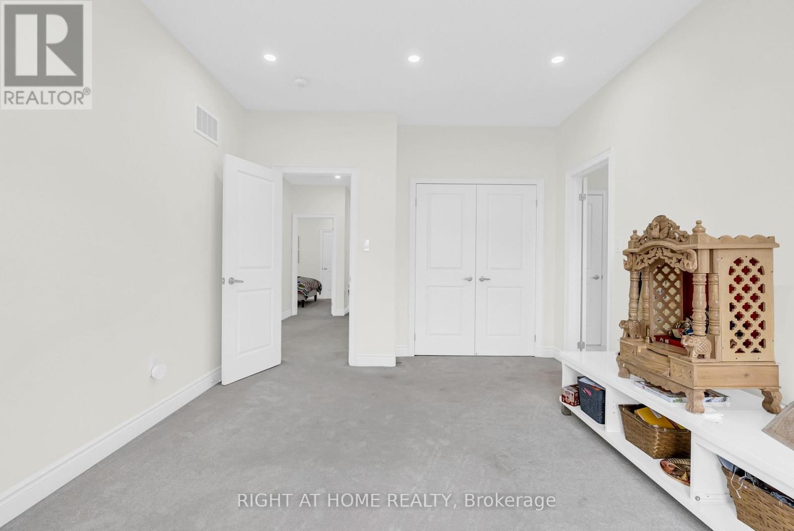 62 Dotchson Avenue, Caledon, Ontario  L7C 4G7 - Photo 31 - W12370567