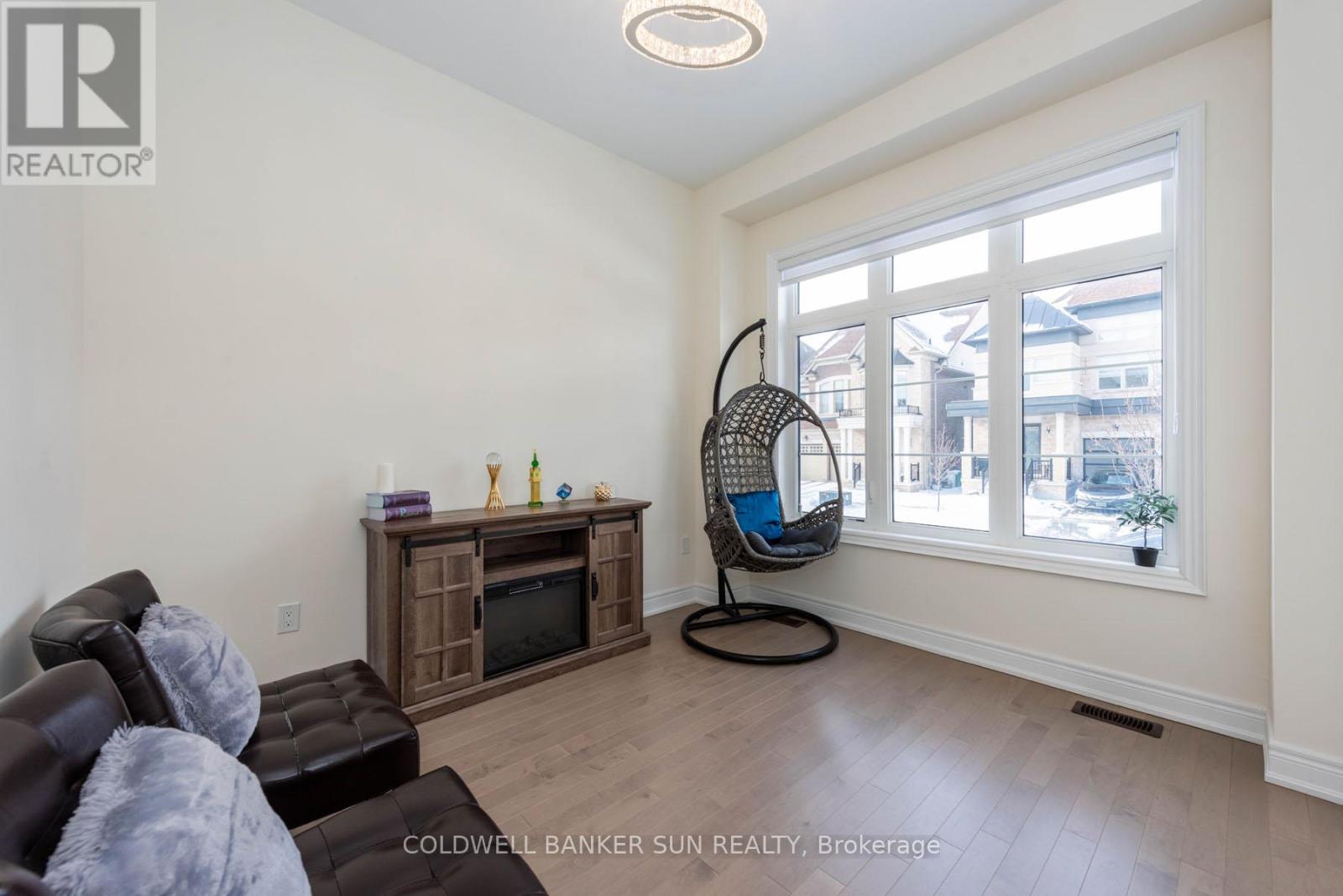 Property at 29 MIDMORNING STREET image 4