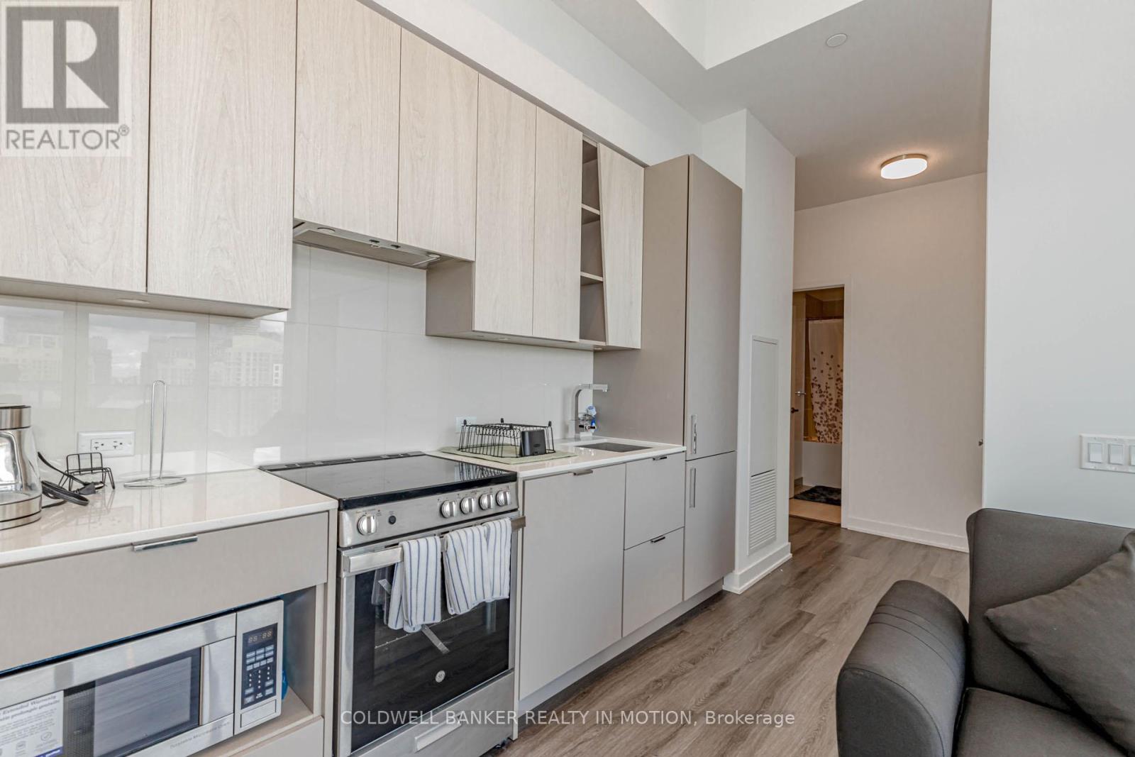 2503 - 3883 Quartz Road, Mississauga, Ontario  L5B 0M4 - Photo 8 - W12368661