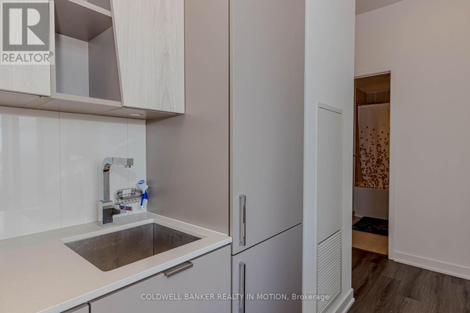 2503 - 3883 Quartz Road, Mississauga, Ontario  L5B 0M4 - Photo 9 - W12368661