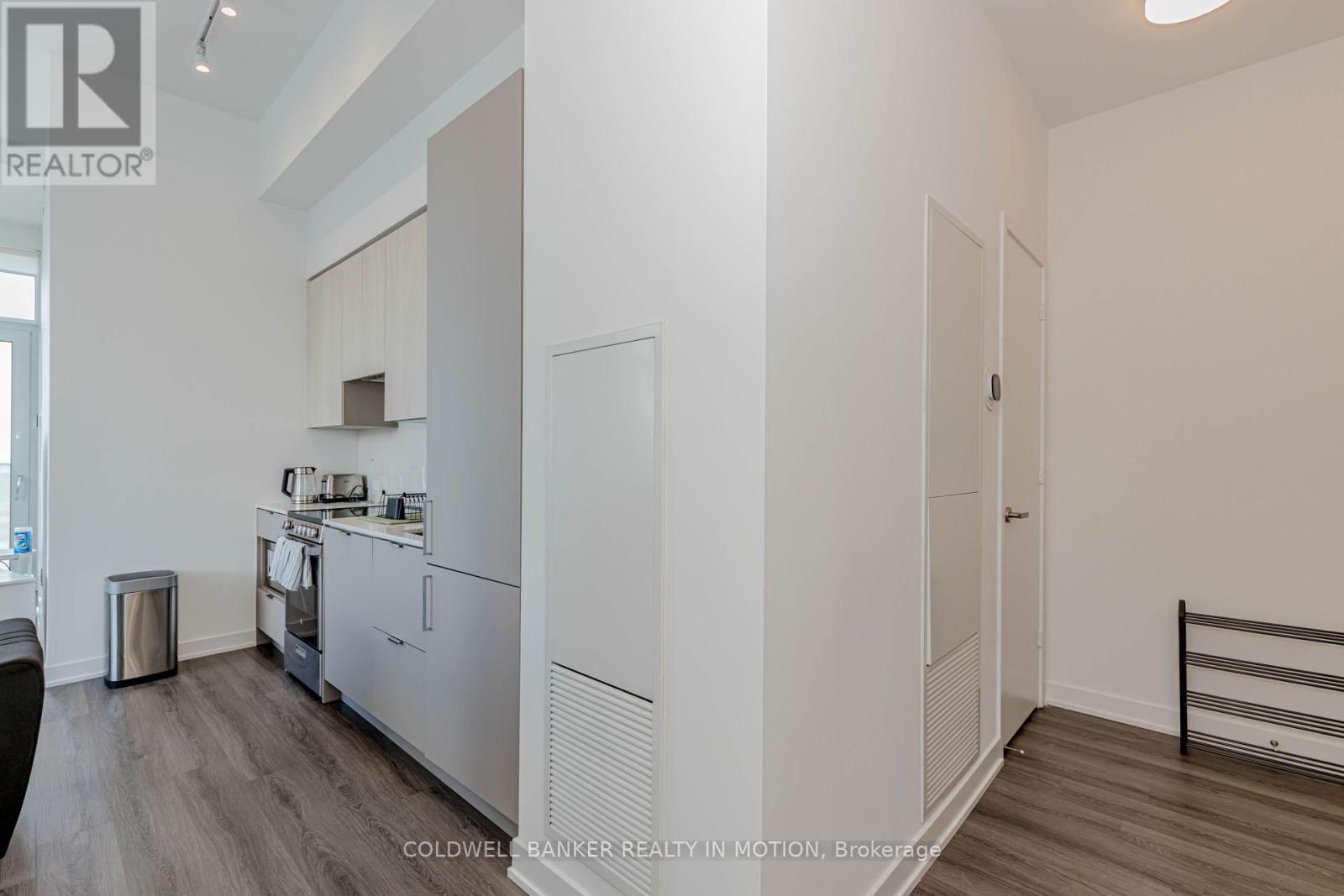 2503 - 3883 Quartz Road, Mississauga, Ontario  L5B 0M4 - Photo 5 - W12368661