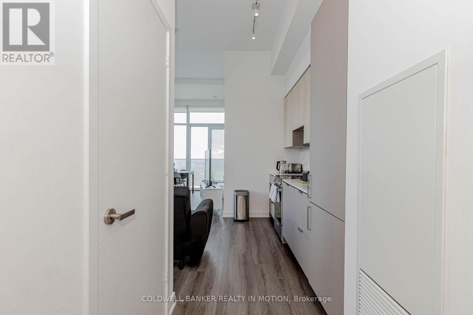 2503 - 3883 Quartz Road, Mississauga, Ontario  L5B 0M4 - Photo 6 - W12368661
