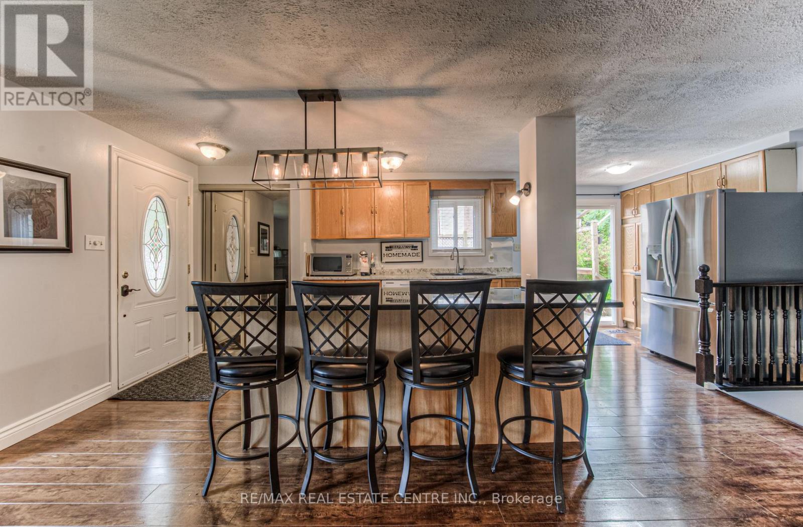 176 Coghill Place, Waterloo, Ontario  N2V 1P3 - Photo 11 - X12370579