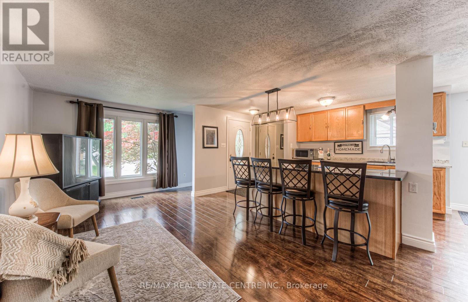 176 Coghill Place, Waterloo, Ontario  N2V 1P3 - Photo 13 - X12370579