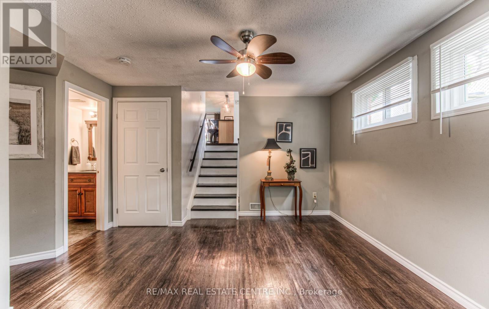 176 Coghill Place, Waterloo, Ontario  N2V 1P3 - Photo 29 - X12370579