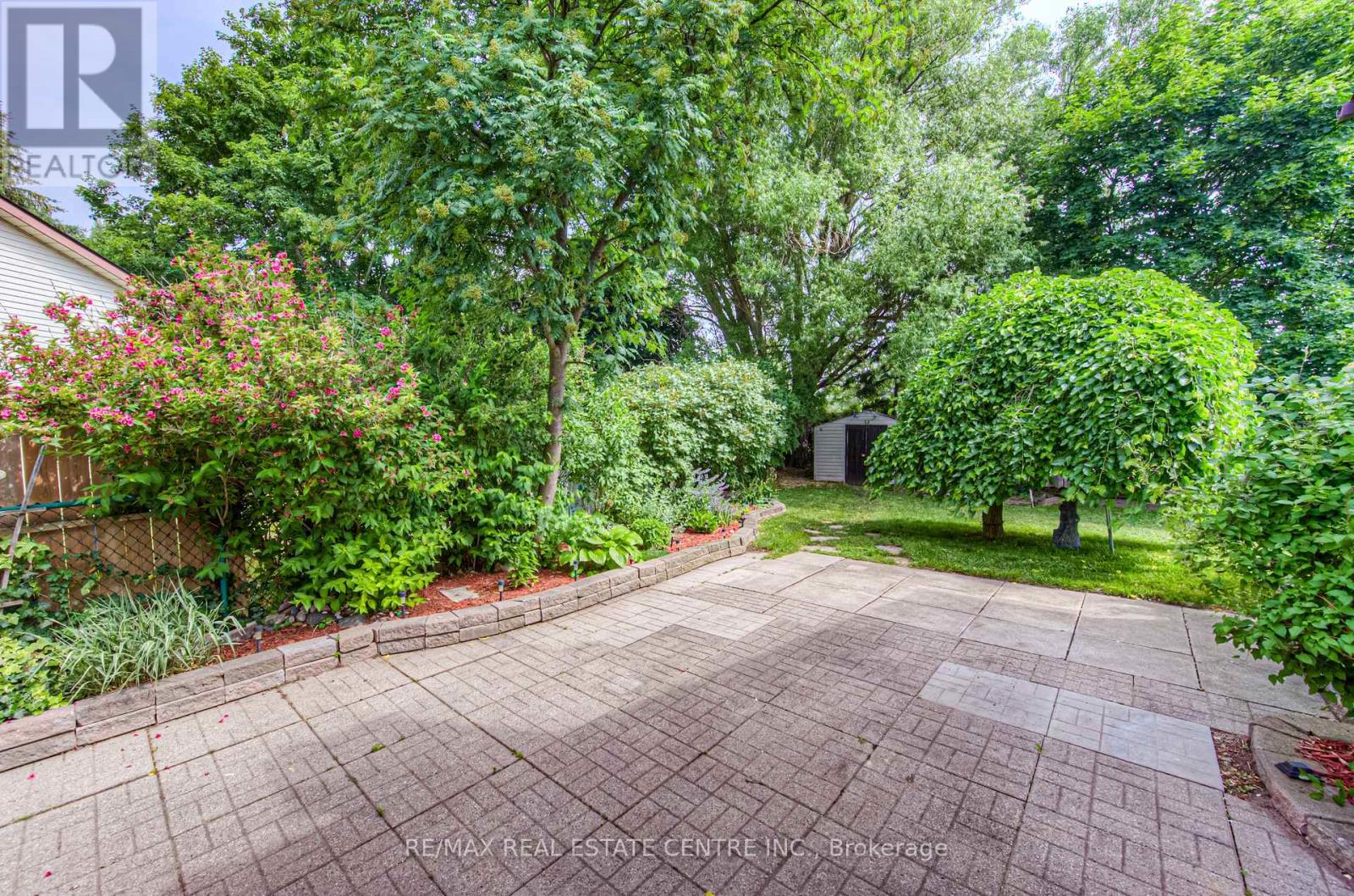 176 Coghill Place, Waterloo, Ontario  N2V 1P3 - Photo 36 - X12370579