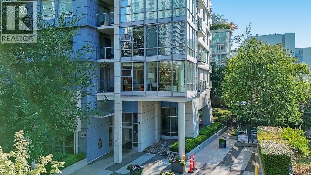 305 638 Beach Crescent, Vancouver, British Columbia V6Z 3H4 - Photo 1 - R3041499