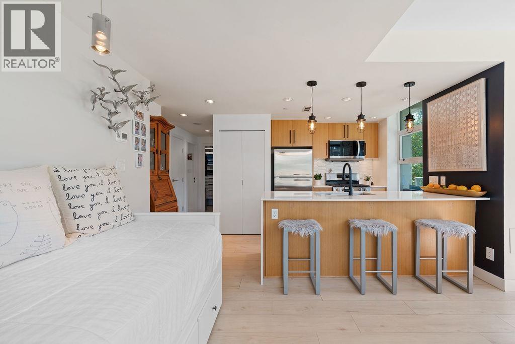 305 638 Beach Crescent, Vancouver, British Columbia V6Z 3H4 - Photo 2 - R3041499