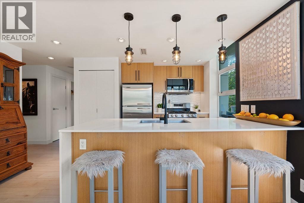 305 638 Beach Crescent, Vancouver, British Columbia V6Z 3H4 - Photo 3 - R3041499