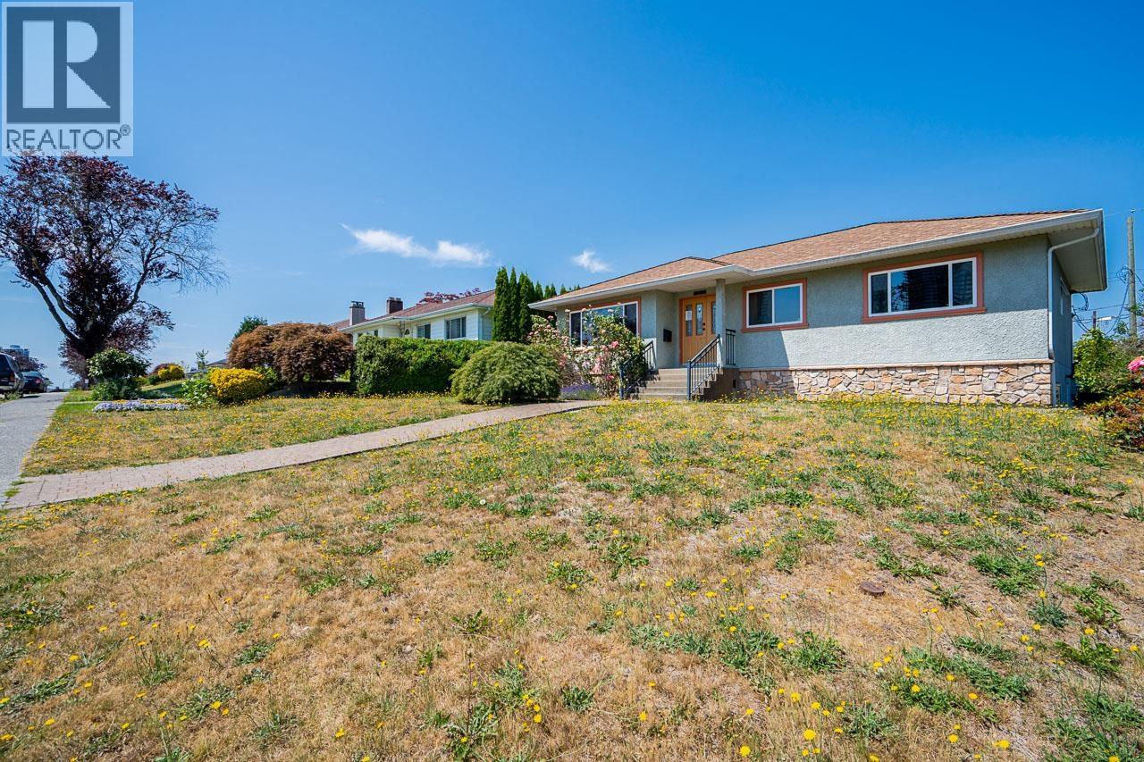 4871 Highlawn Drive, Burnaby, British Columbia  V5C 3T2 - Photo 3 - R3041486