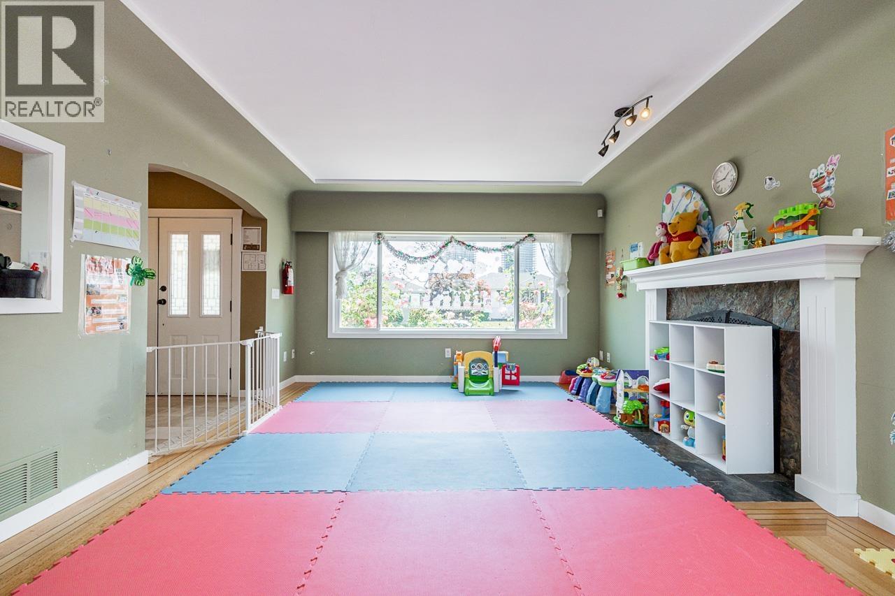 4871 Highlawn Drive, Burnaby, British Columbia  V5C 3T2 - Photo 7 - R3041486