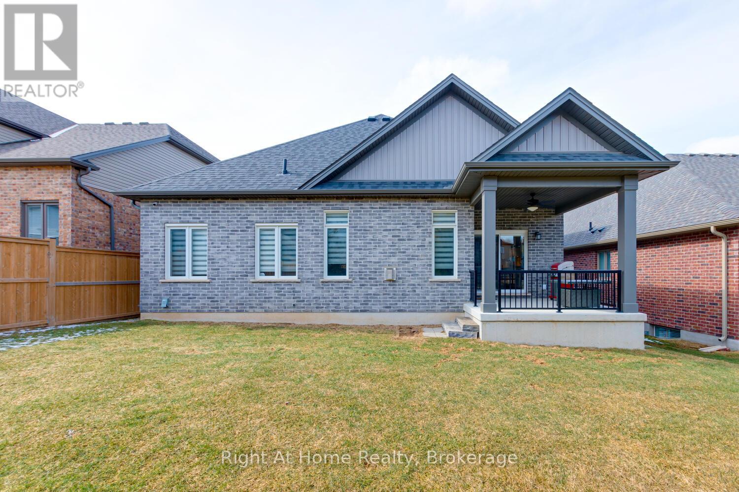 1038 Trailsway Avenue, London South, Ontario  N6K 0J2 - Photo 34 - X12275027