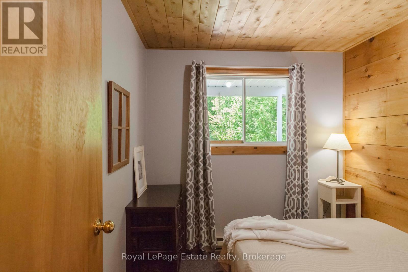 503 Bruce Avenue, South Bruce Peninsula, Ontario  N0H 2G0 - Photo 34 - X12328418