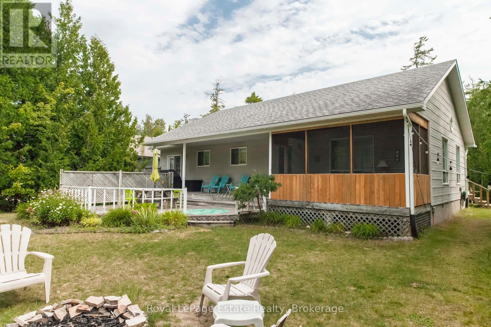 503 Bruce Avenue, South Bruce Peninsula, Ontario  N0H 2G0 - Photo 2 - X12328418