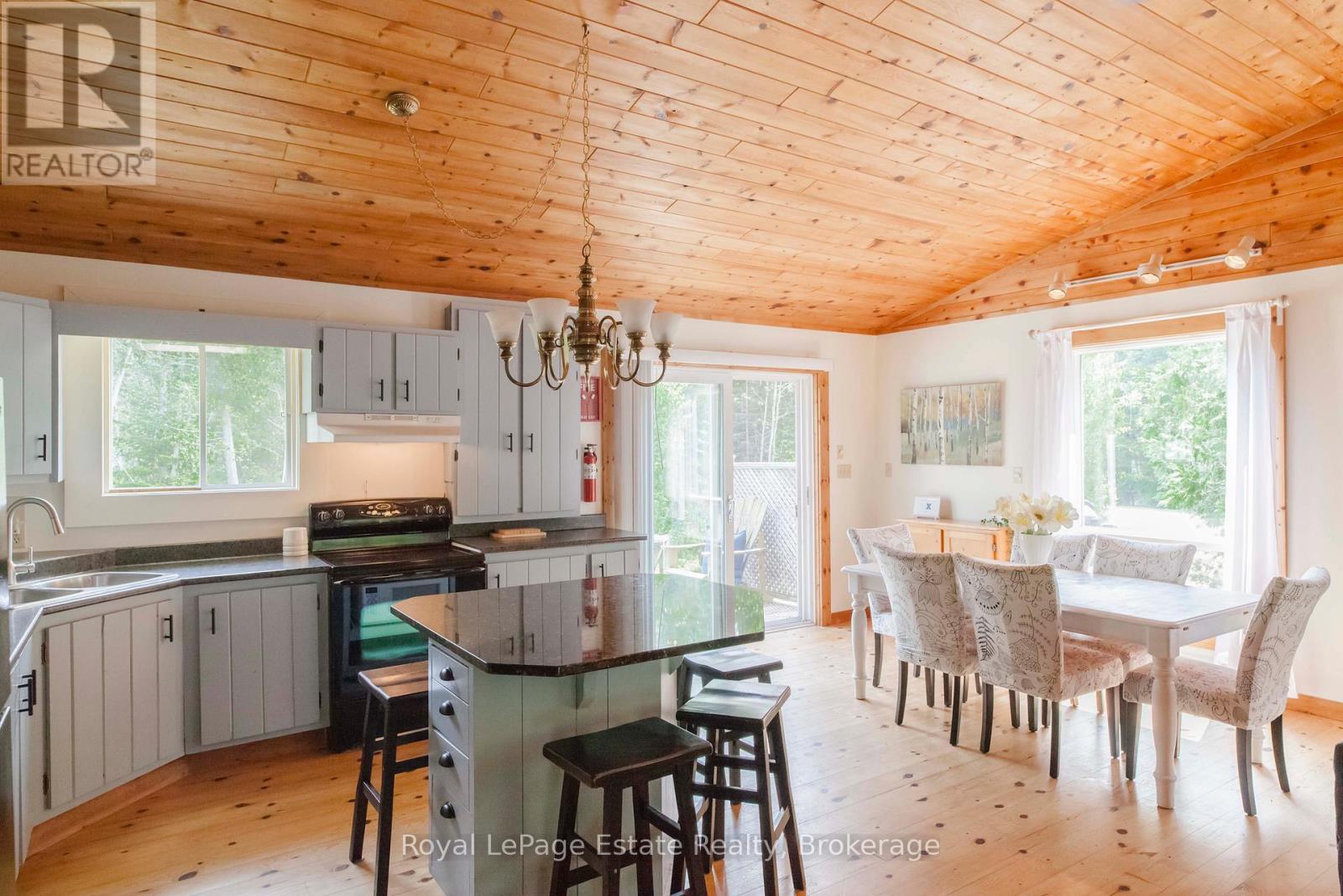 503 Bruce Avenue, South Bruce Peninsula, Ontario  N0H 2G0 - Photo 22 - X12328418