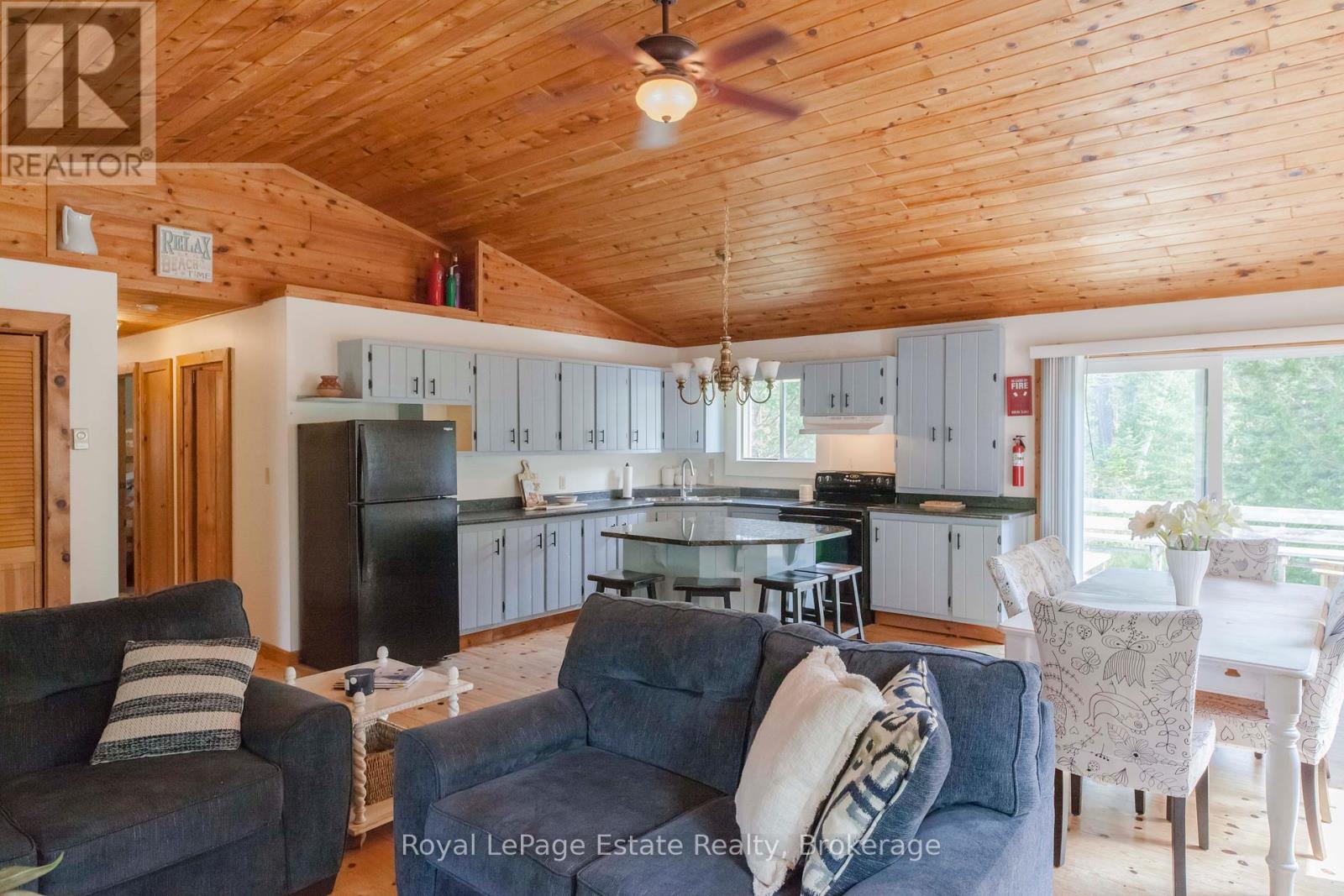 503 Bruce Avenue, South Bruce Peninsula, Ontario  N0H 2G0 - Photo 20 - X12328418