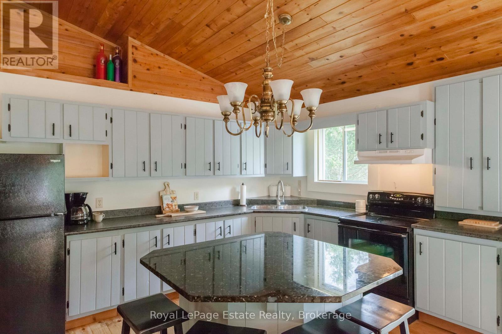 503 Bruce Avenue, South Bruce Peninsula, Ontario  N0H 2G0 - Photo 24 - X12328418