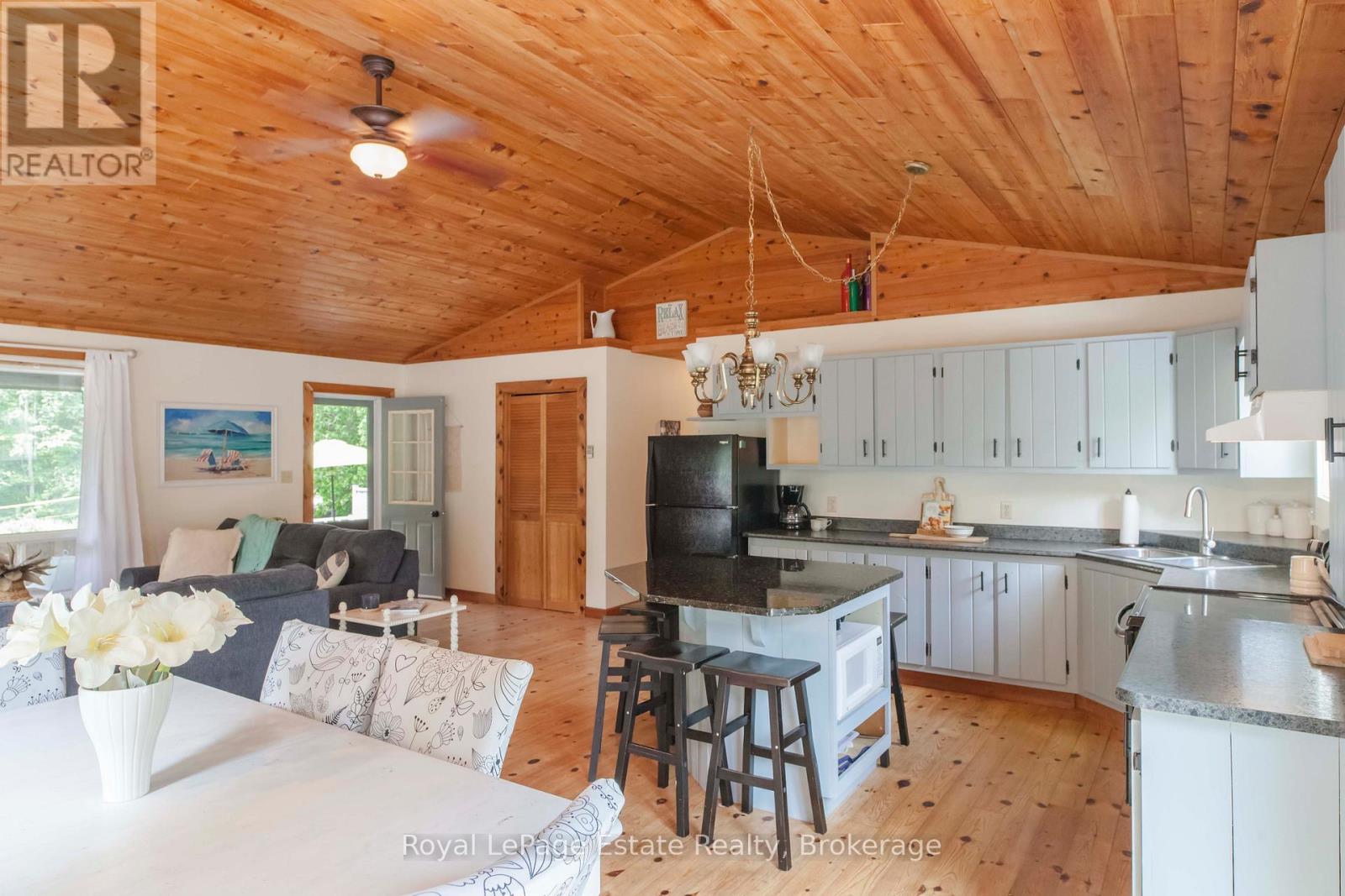 503 Bruce Avenue, South Bruce Peninsula, Ontario  N0H 2G0 - Photo 26 - X12328418
