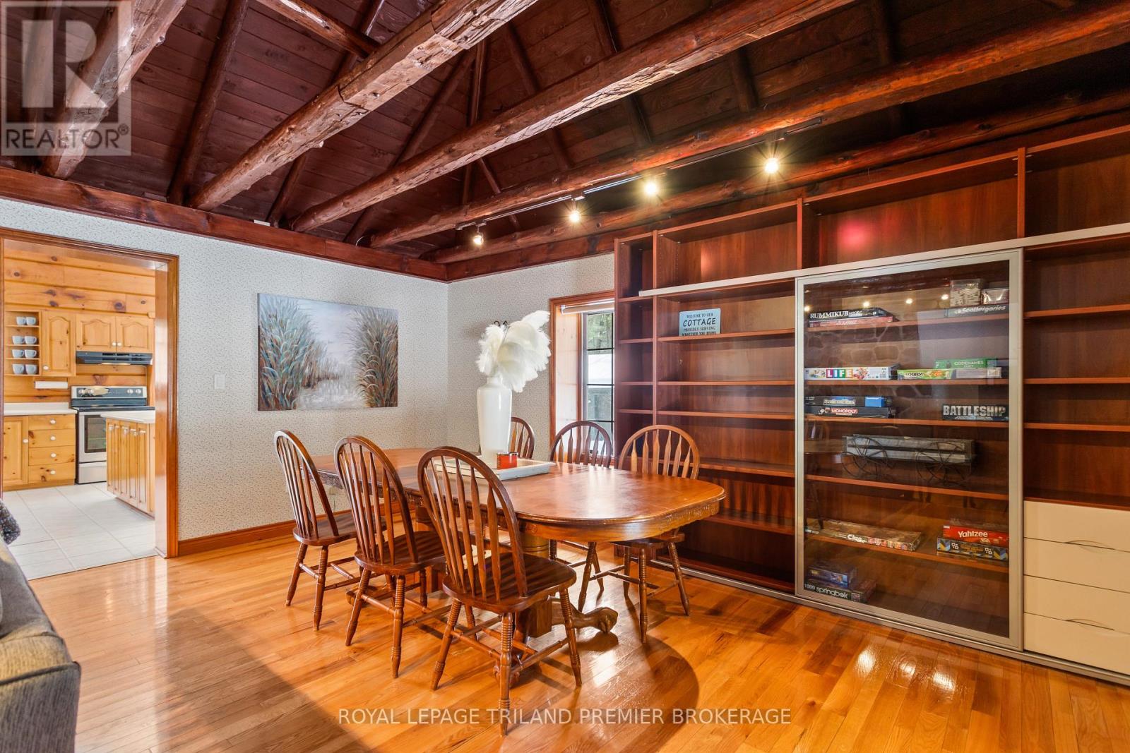 9936 Ontario Street, Lambton Shores, Ontario  N0M 2L0 - Photo 18 - X12370669