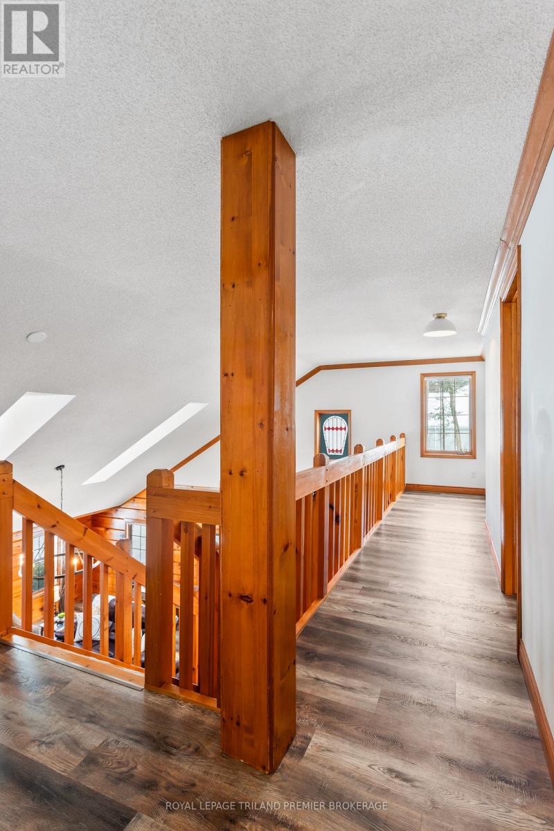 9936 Ontario Street, Lambton Shores, Ontario  N0M 2L0 - Photo 25 - X12370669