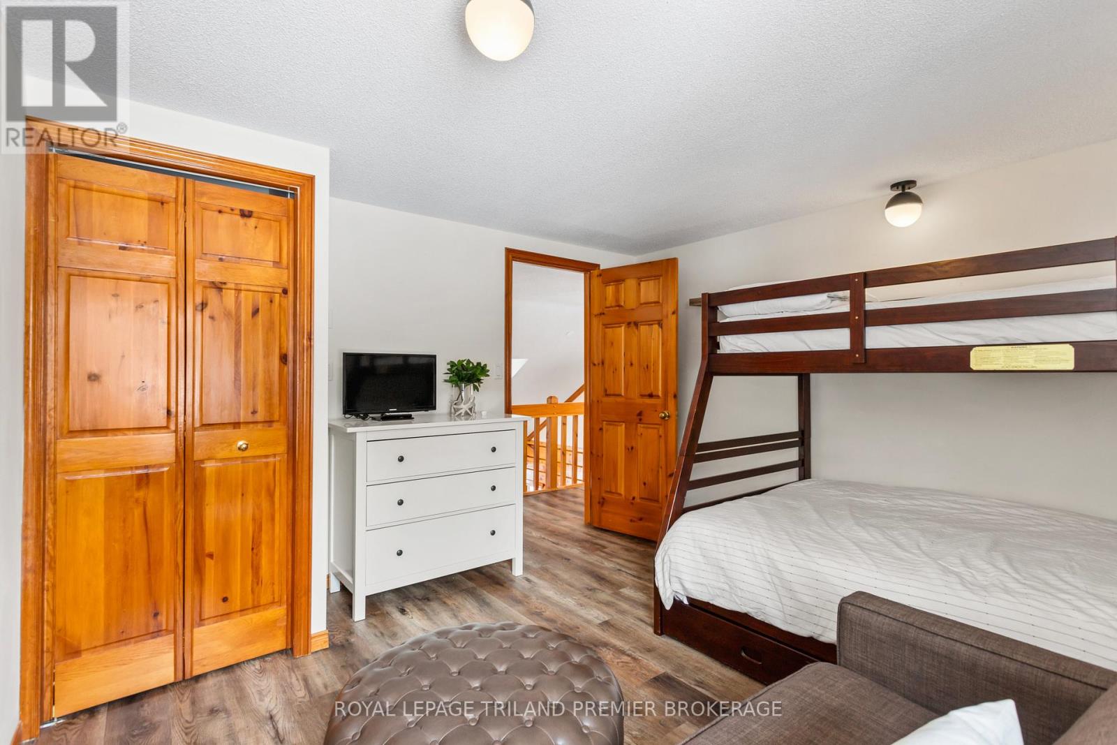 9936 Ontario Street, Lambton Shores, Ontario  N0M 2L0 - Photo 34 - X12370669