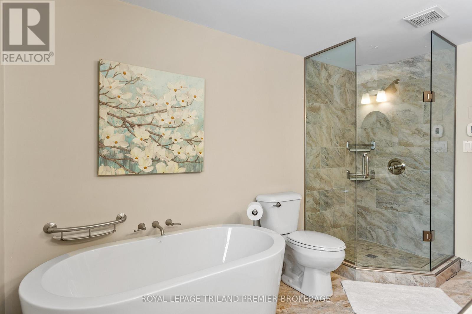 9936 Ontario Street, Lambton Shores, Ontario  N0M 2L0 - Photo 37 - X12370669