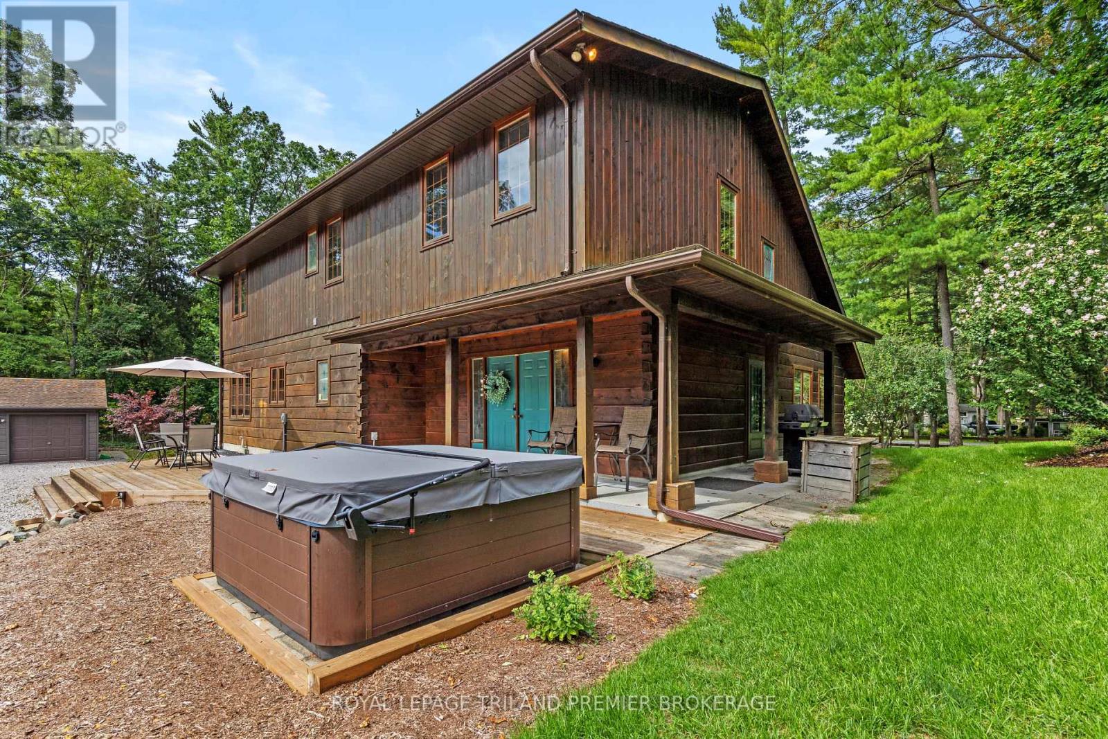 9936 Ontario Street, Lambton Shores, Ontario  N0M 2L0 - Photo 40 - X12370669
