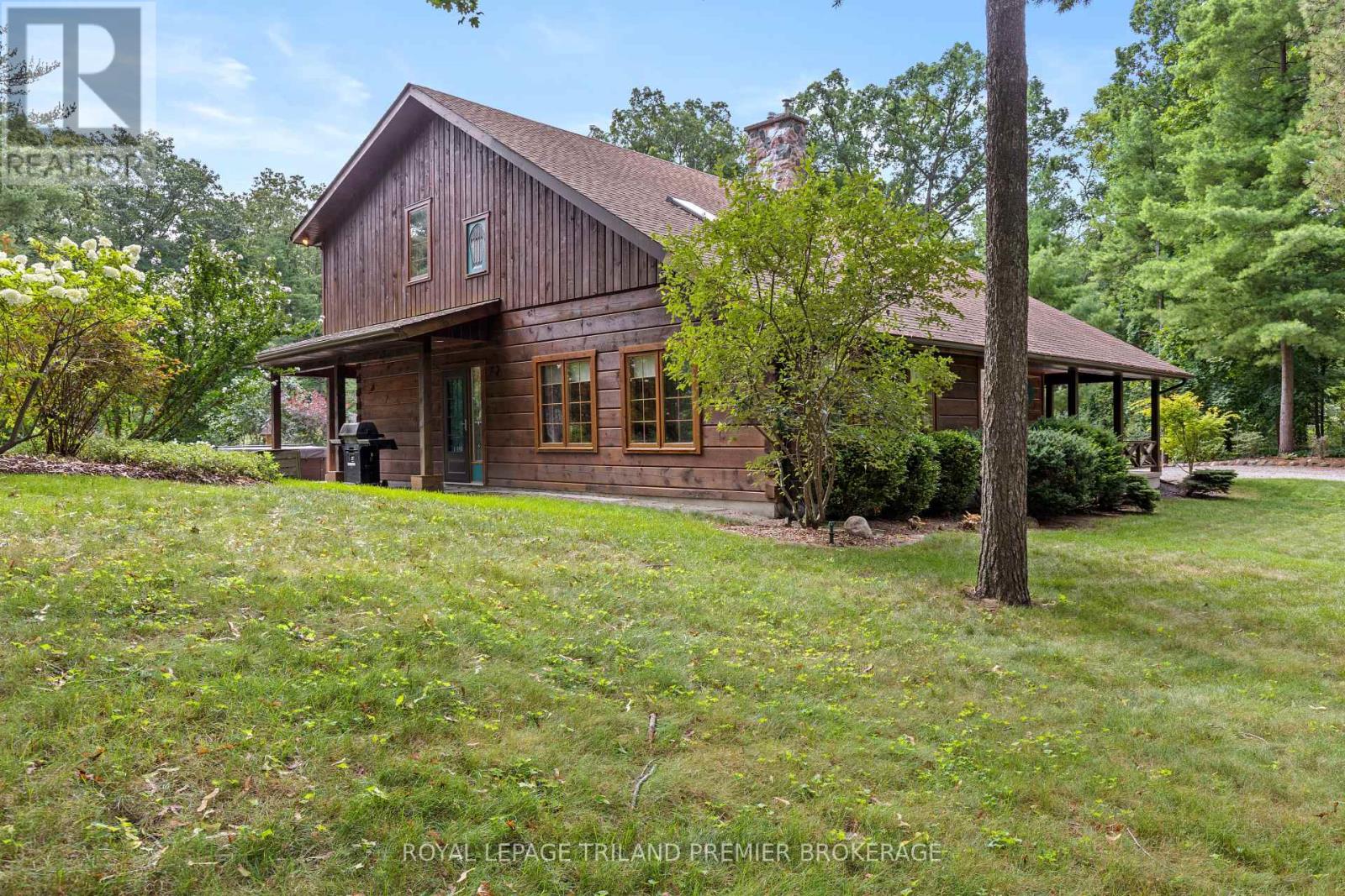 9936 Ontario Street, Lambton Shores, Ontario  N0M 2L0 - Photo 44 - X12370669