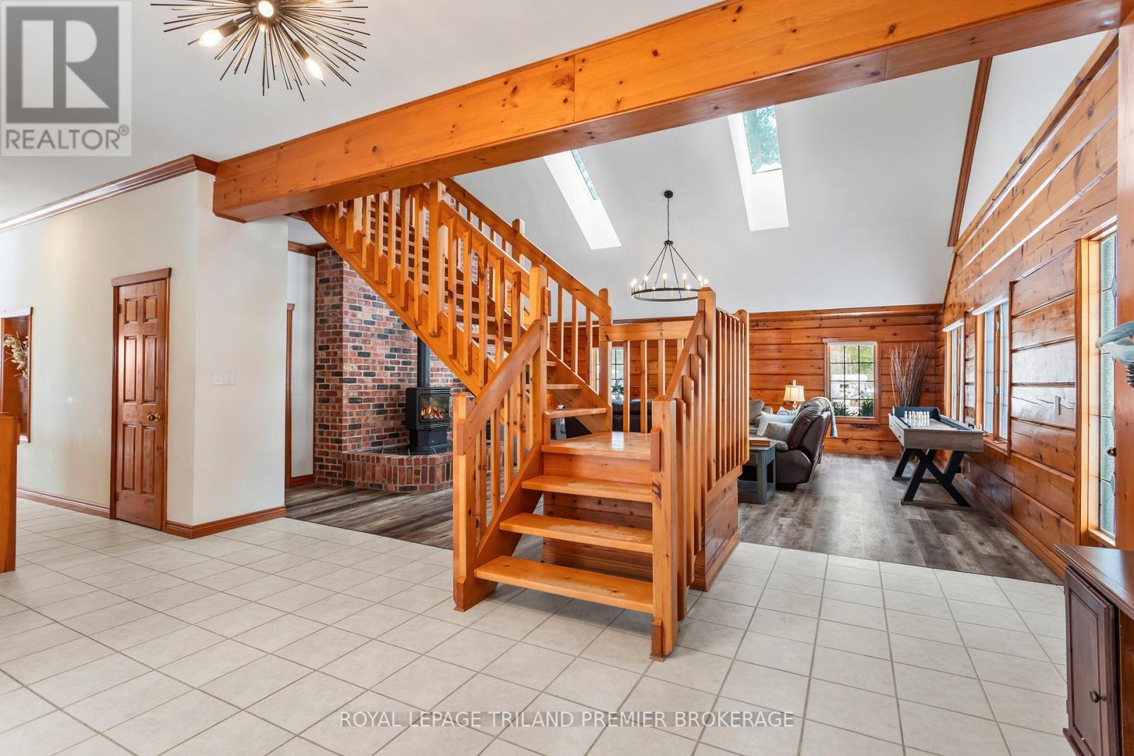 9936 Ontario Street, Lambton Shores, Ontario  N0M 2L0 - Photo 9 - X12370669