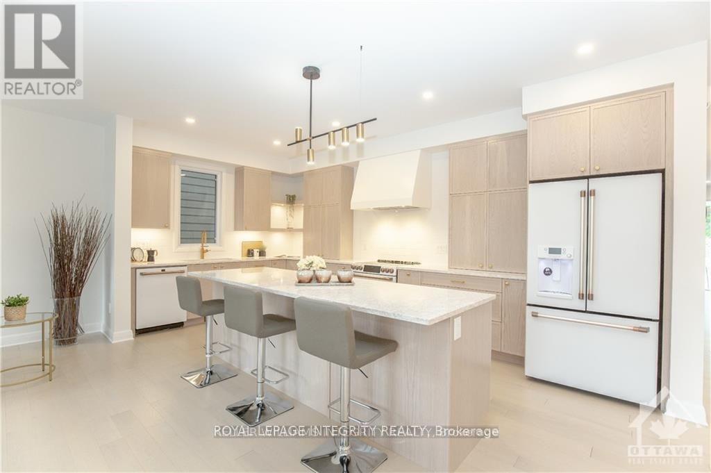 1098 Blanding Street, Ottawa, Ontario  K2T 0S2 - Photo 10 - X12370717