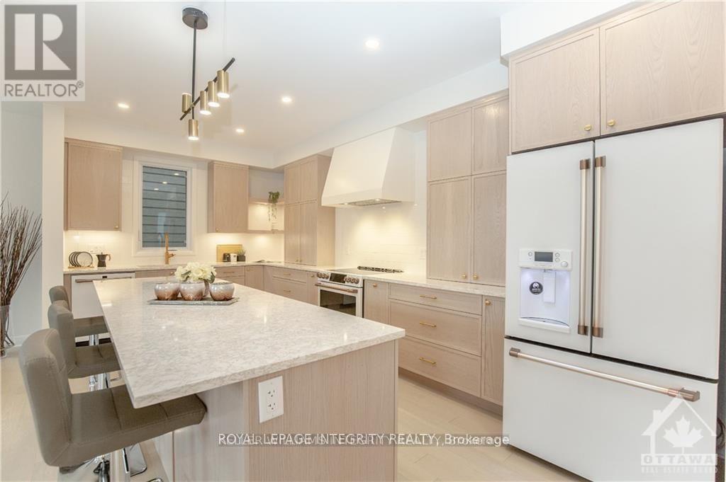 1098 Blanding Street, Ottawa, Ontario  K2T 0S2 - Photo 11 - X12370717