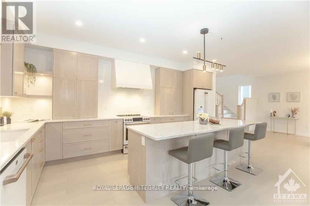 1098 Blanding Street, Ottawa, Ontario  K2T 0S2 - Photo 14 - X12370717