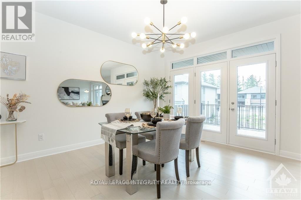 1098 Blanding Street, Ottawa, Ontario  K2T 0S2 - Photo 4 - X12370717