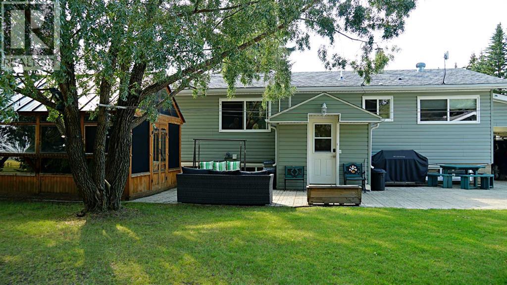 101 2nd Street E, Derwent, Alberta  T0B 1C0 - Photo 3 - A2252378