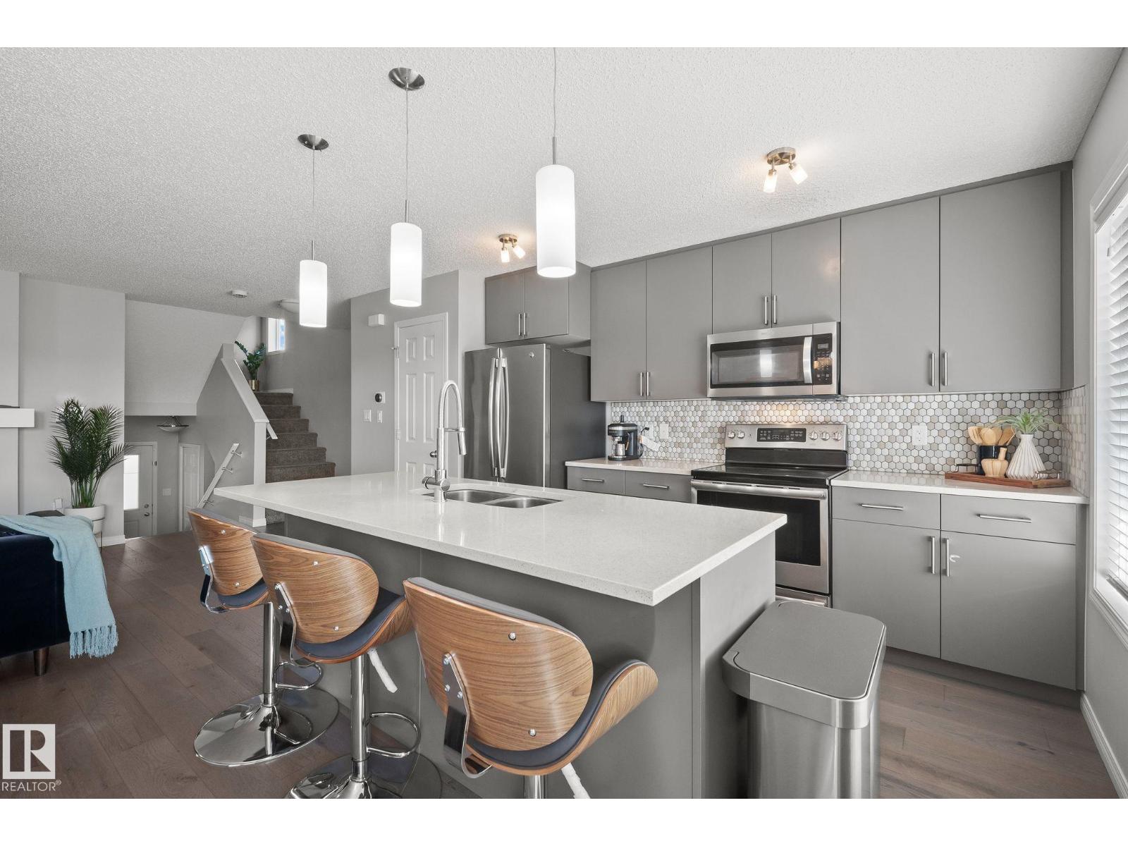 8511 24 Ave Sw, Edmonton, Alberta  T6X 2G3 - Photo 1 - E4455299
