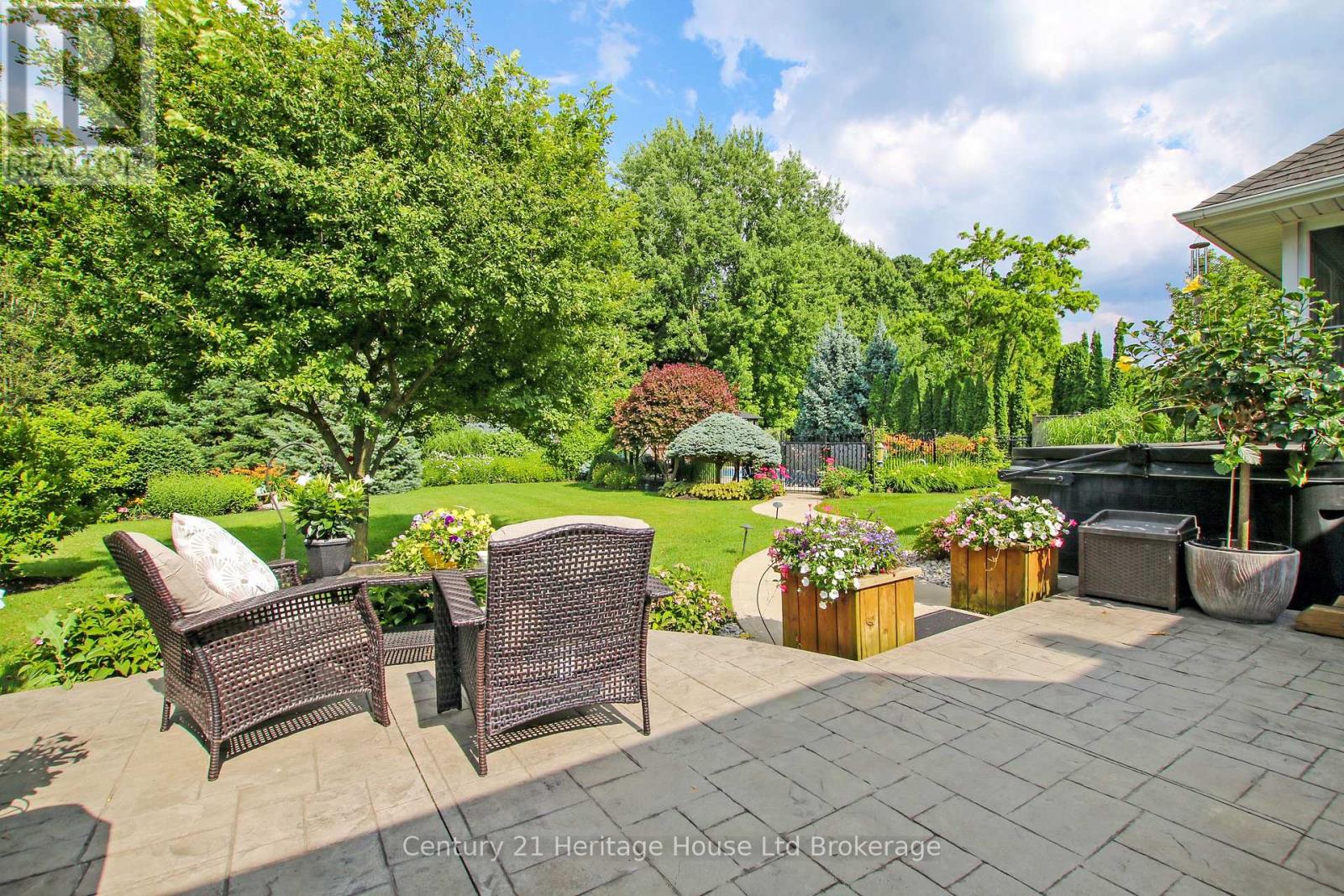 596 Lakeview Drive, Woodstock, Ontario  N4T 0A5 - Photo 37 - X12370668