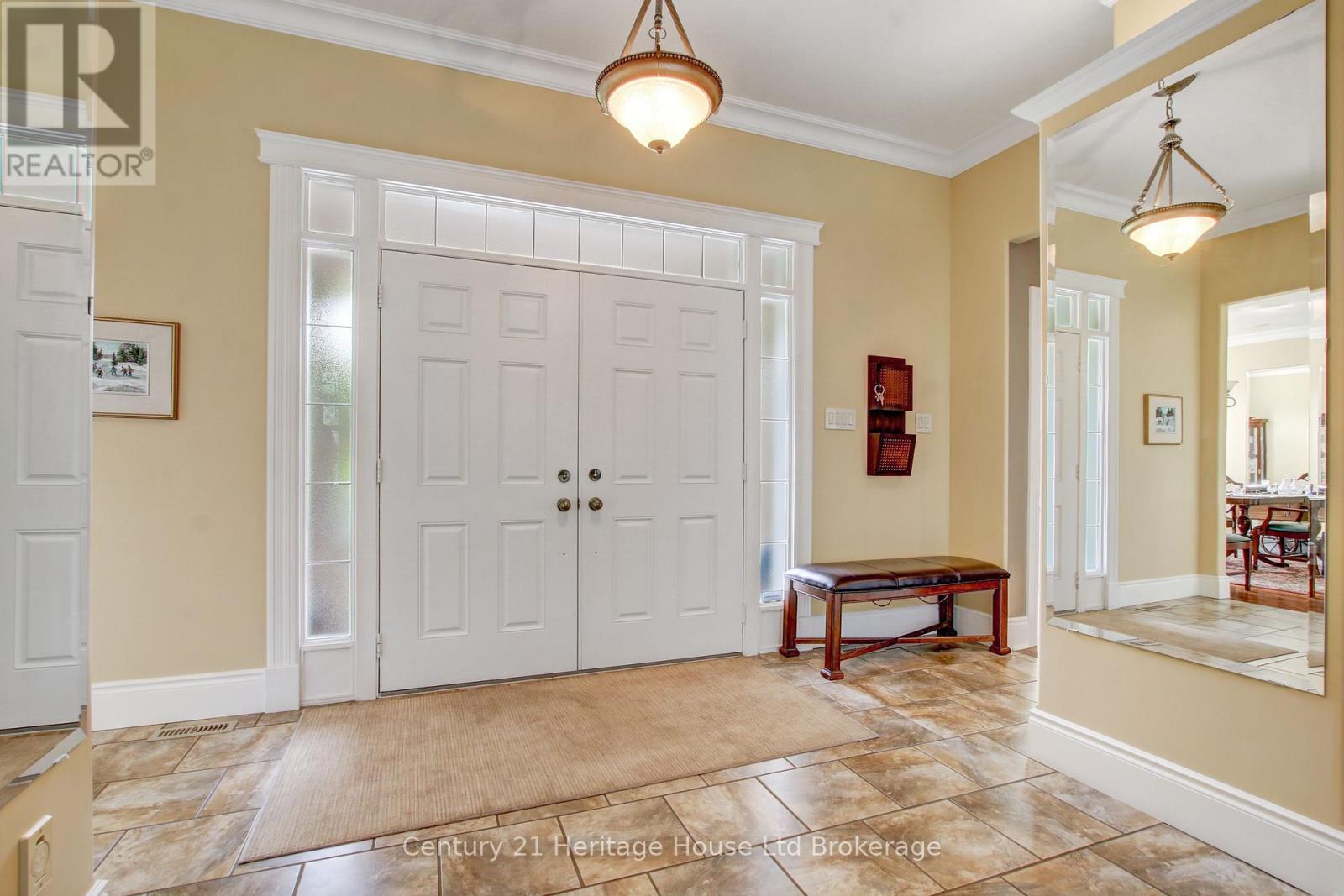 596 Lakeview Drive, Woodstock, Ontario  N4T 0A5 - Photo 8 - X12370668