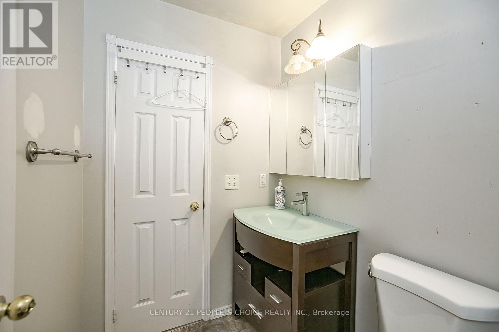 272 Vintage Gate, Brampton, Ontario  L6X 5B7 - Photo 21 - W12363072