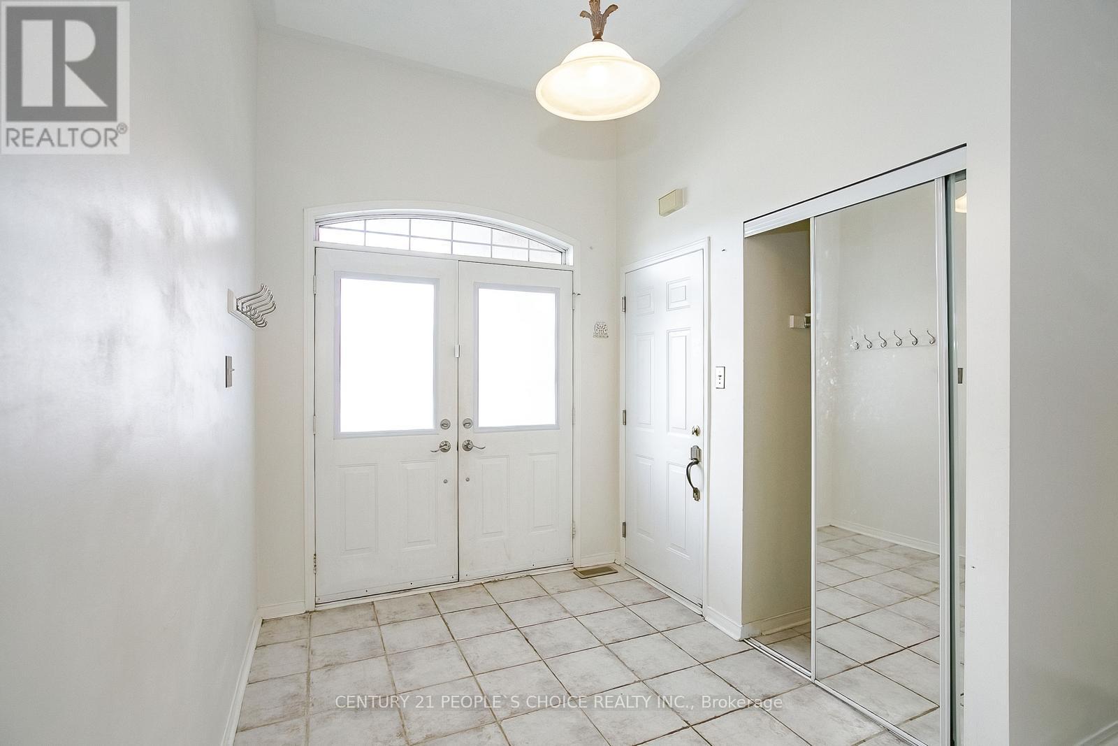 272 Vintage Gate, Brampton, Ontario  L6X 5B7 - Photo 8 - W12363072