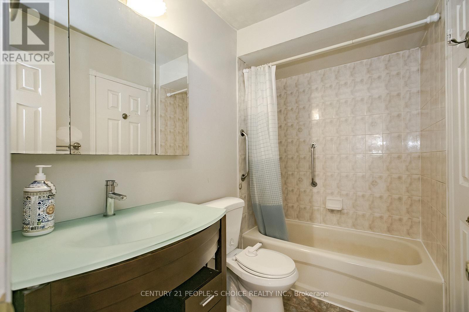 272 Vintage Gate, Brampton, Ontario  L6X 5B7 - Photo 19 - W12363072