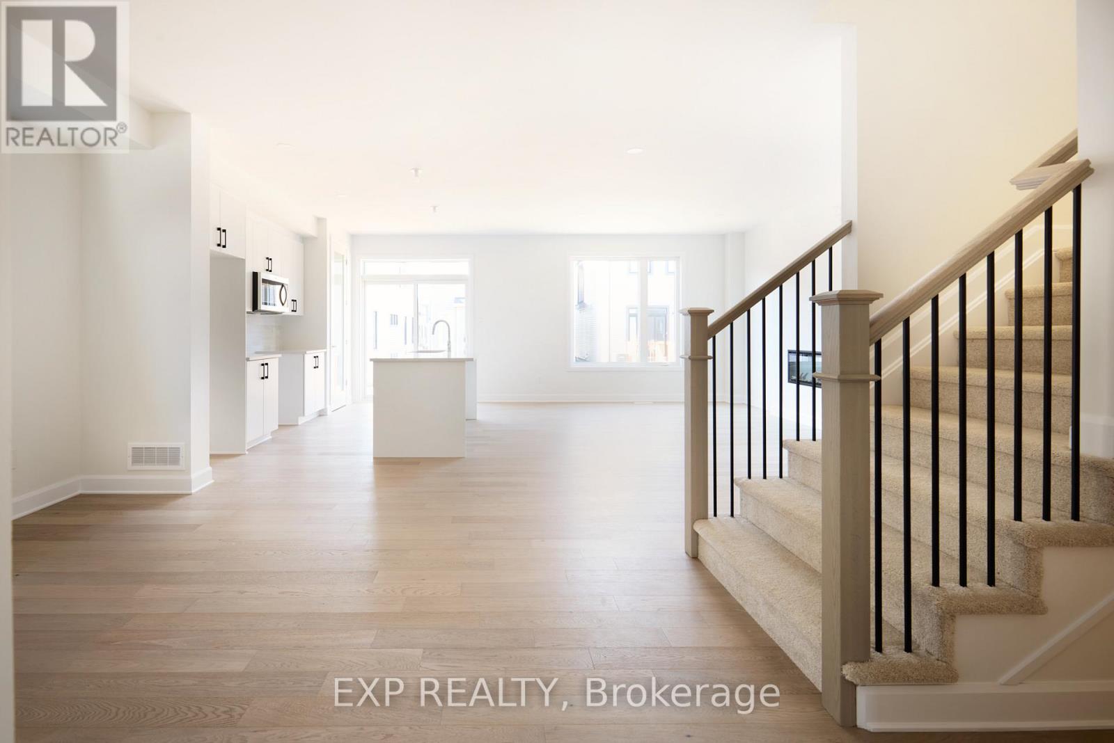 Property at 509 ROUNDHOUSE CRESCENT image 2
