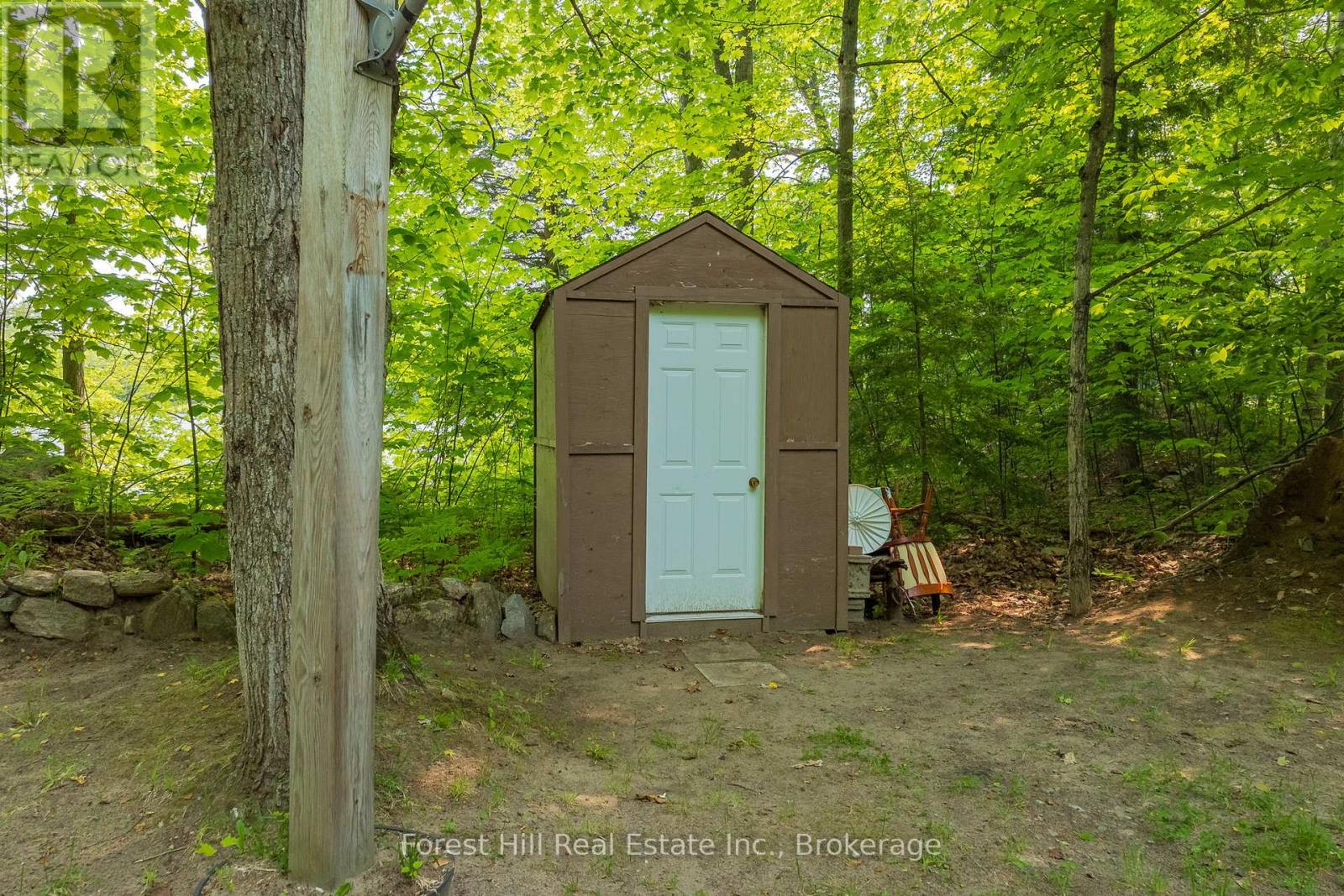 1067 West Black Lake Road, Muskoka Lakes, Ontario  P0C 1M0 - Photo 26 - X12199734