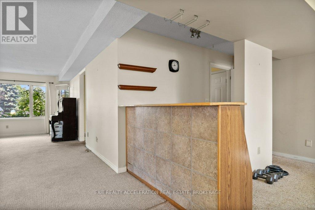 150 Shoreline Crescent, Greater Napanee (Greater Napanee), Ontario  K7R 4B7 - Photo 10 - X12370778