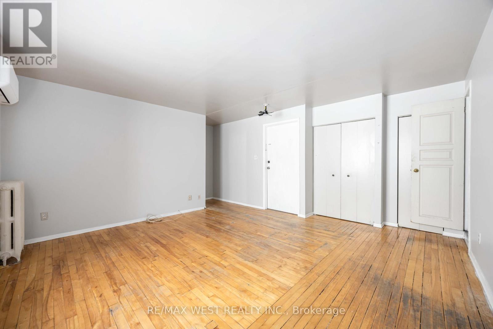 A - 4990 Dundas Street W, Toronto, Ontario  M9A 1B8 - Photo 4 - W12370702