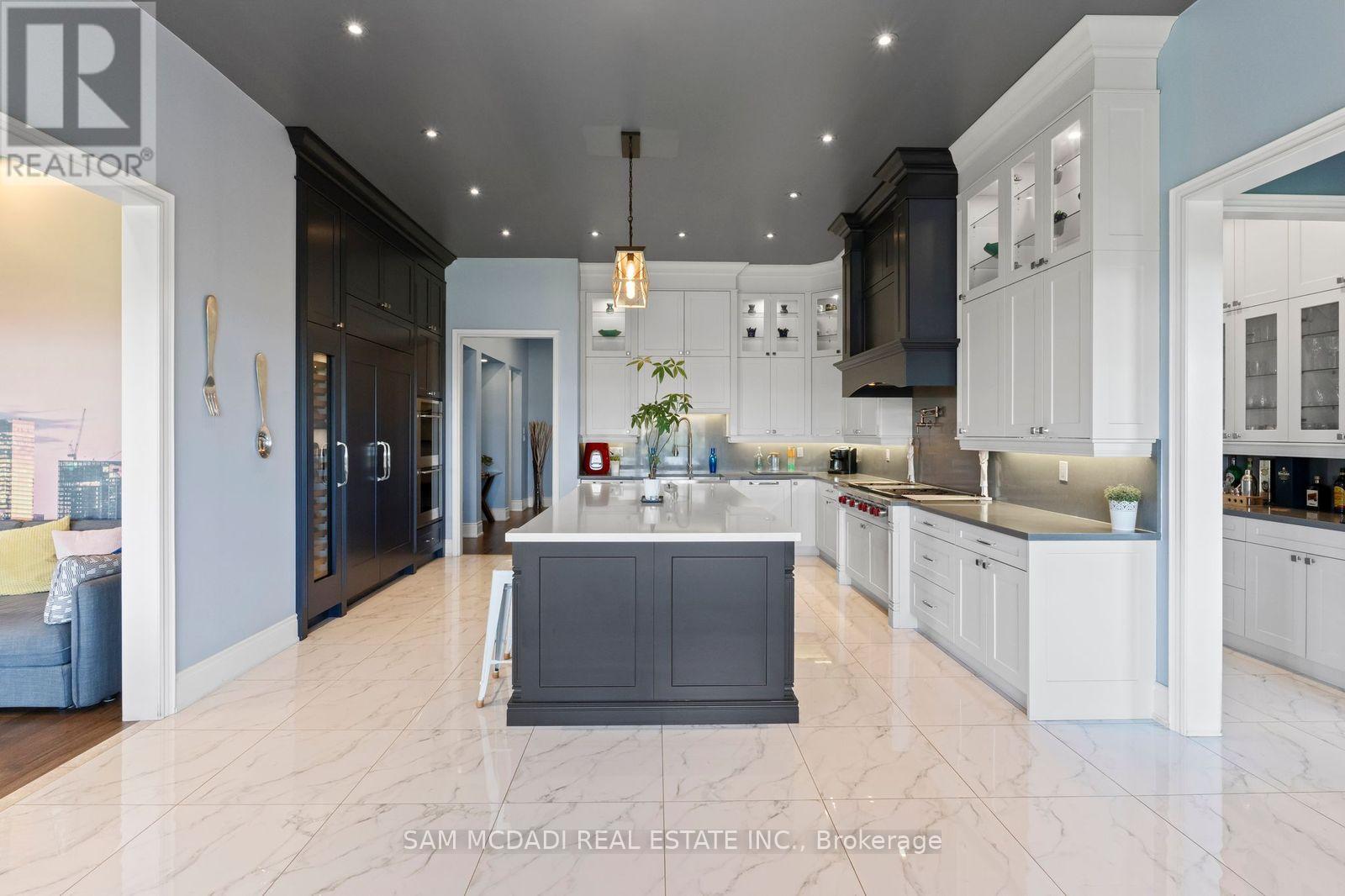 40 Quintette Close, Brampton, Ontario  L6P 4E1 - Photo 13 - W12370727
