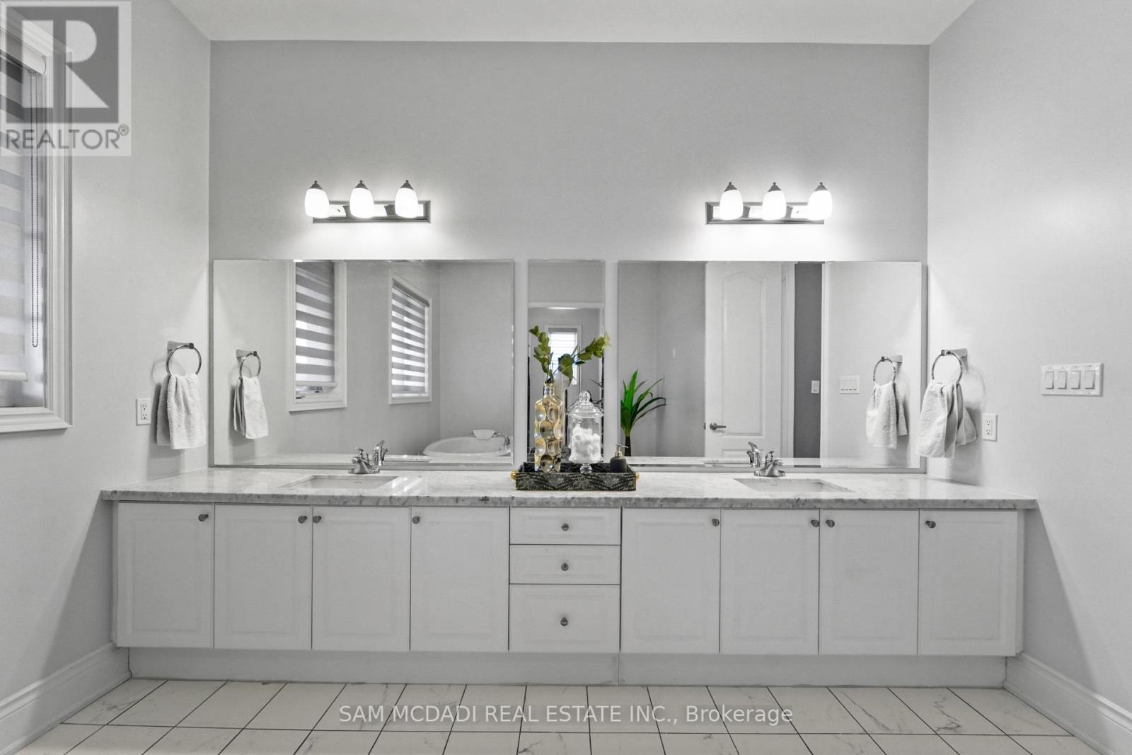 40 Quintette Close, Brampton, Ontario  L6P 4E1 - Photo 34 - W12370727